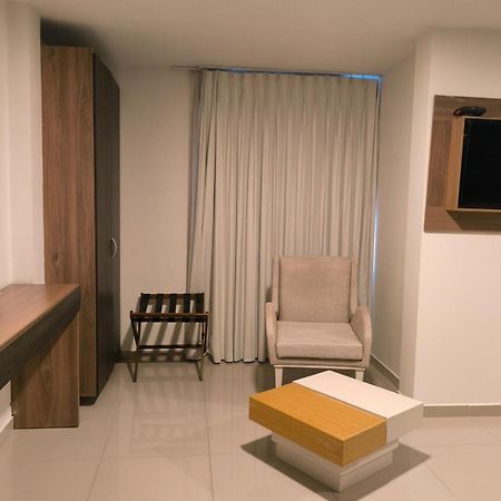 Hotel Quarta Avenida Montería エクステリア 写真