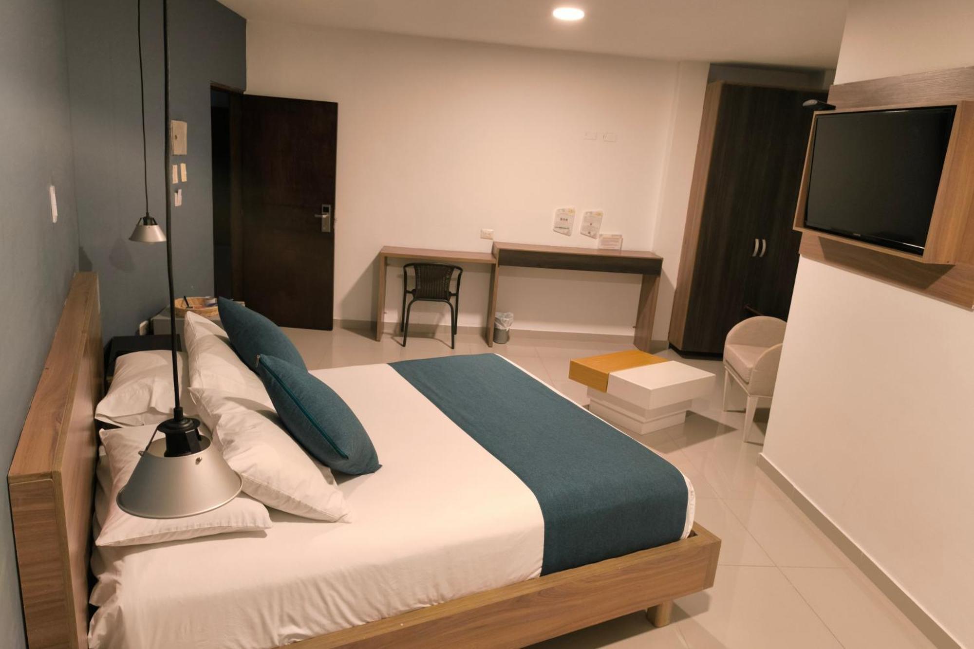 Hotel Quarta Avenida Montería エクステリア 写真