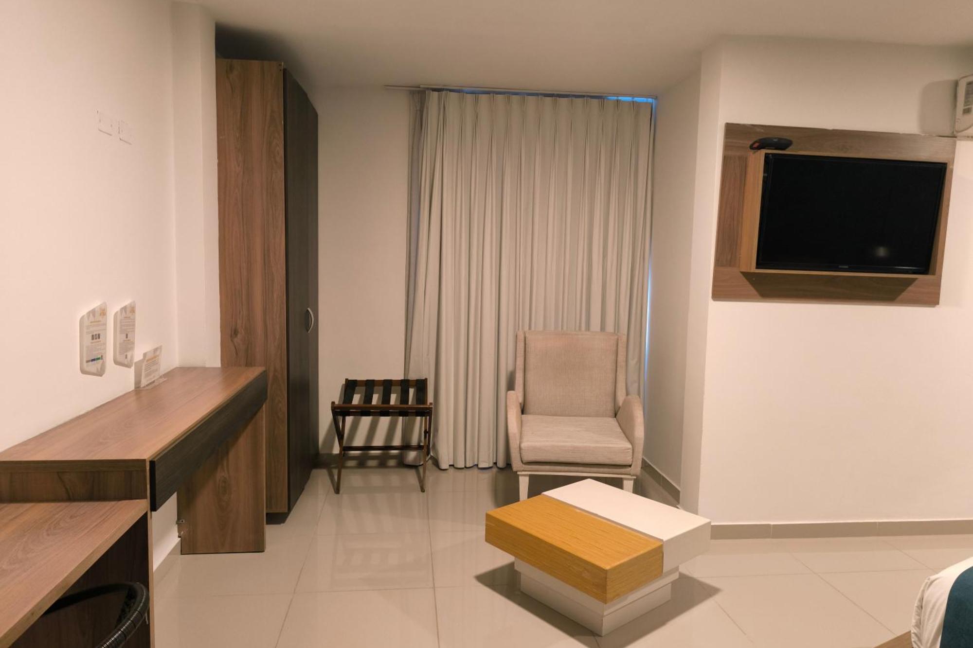 Hotel Quarta Avenida Montería エクステリア 写真