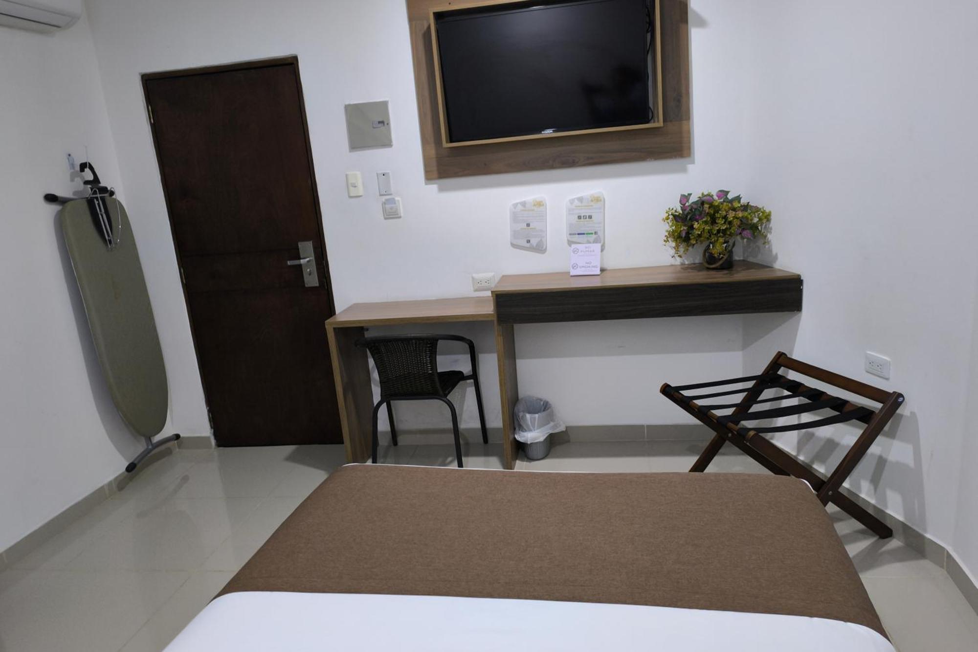 Hotel Quarta Avenida Montería エクステリア 写真